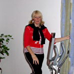 First pic of This mature slut loves to work the hometrainer
