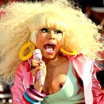Third pic of Nicki Minaj titslip on the stage