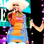 Third pic of Nicki Minaj performs at VH1 Divas Salute the Troops
