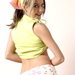 First pic of AndiPink ::: Free Pictures