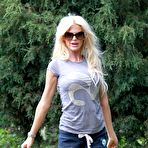 First pic of Victoria Silvstedt sexy doing gym in Central Park