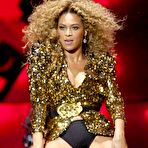 First pic of Beyonce Knowles sexy performs on the stage in Glastonbury