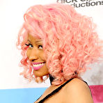 First pic of Nicki Minaj at America Music Awards 2011