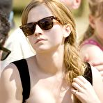 Second pic of :: Largest Nude Celebrities Archive. Emma Watson fully naked! ::