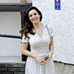 Fourth pic of Busty Kelly Brook sexy paparazzi shots