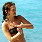 First pic of Celebrity Natalie Portman Paparzzi Bikini Photos @ Free Celebrity Movie Archive