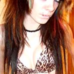 First pic of Sex girlfriend pics :: Sexy brunette emo babe self-shooting topless 