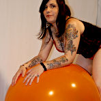 First pic of Fat tattoo babe Natasha dominating big balloons