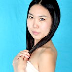 Second pic of Skinny Asian girl friend Nicole takes a first try at nude modelling.
