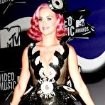 Second pic of Katy Perry posing at 2011 MTV Video Music Awards