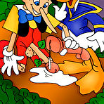 First pic of Mini Mouse was attacked from behind by Donald Duck \\ Cartoon Valley \\