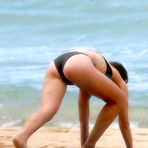 First pic of Maggie Gyllenhaal holiday on the beach in Hawaii
