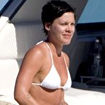 First pic of Pink :: THE FREE CELEBRITY MOVIE ARCHIVE ::