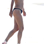 First pic of Courteney Cox nipple slip on the beach paparazzi shots