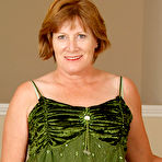 First pic of AllOver30.com - Introducing 47 year old Samantha L