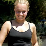 Second pic of Hayden Panettiere cameltoe free photo gallery - Celebrity Cameltoes