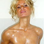 Second pic of Alexia bathing - Leenks Smut