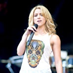 Second pic of Shakira sexy performs at The Glastonbury music festival