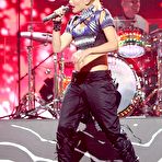 Third pic of Gwen Stefani performs at iHeartRadio Music Festival