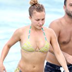 Second pic of Hayden Panettiere sexy in bikini on the beach