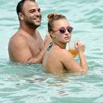 Fourth pic of Hayden Panettiere sexy in bikini on the beach