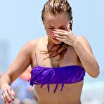 Third pic of Hayden Panettiere caught in bikini in Miami