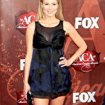 Fourth pic of Jewel Kilcher shows her legs and cleavage