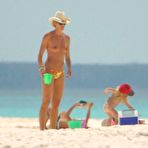 Fourth pic of Top Model Elle McPherson Paparazzi Topless Shots