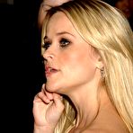 Fourth pic of Reese Witherspoon posing for paparazzi at How Do You Know premiere