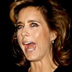 First pic of Tea Leoni posin for paparazzi at Tower Heist premire