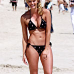 First pic of Kelly Landry showed off her hot body on Miami beach
