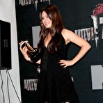 Third pic of Mila Kunis shows legs at 2014 MTV Movie Awards