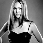 Second pic of Julia Stiles sexy black-&-white scans