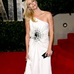 First pic of Charlize Theron posing at 2011 Vanity fair Oscar Party
