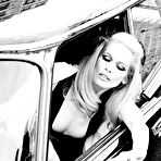 First pic of Claudia Schiffer blac-&-white scans from magz