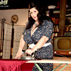 First pic of XLGirls.com - Natalie Fiore - Glowing Housewife