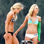 Fourth pic of AnnaSophia Robb in bikini pictures on the set of Soul Surfer