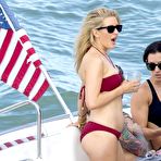 Second pic of Ellie Goulding in bikini on a yacht