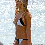 Second pic of Jessica Alba sexy in bikini on the beach