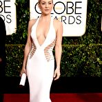 First pic of Kate Hudson slight cleavage in white dress