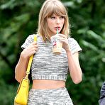 Second pic of Taylor Swift Out In A Crop Top And Short Skirt