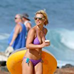 Second pic of Britney Spears sexy in bikini on a beach in Hawaii