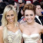 Third pic of Miley Cyrus posing in night dress at 82nd Annual Academy Awards