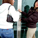 Fourth pic of desperate ladies that need the bathrooms but wet their tight jeans pictures pics