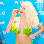 Fourth pic of Courtney Stodden wearing a lettuce leaf bikini