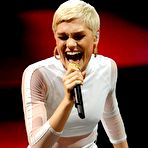 Second pic of Jessie J performing during iTunes Festival