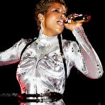 First pic of Kelis perfoms at Shepherd Bush Empire stage in London