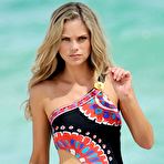 Third pic of Kelli Hutcherson shows swimsuit collection