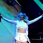 Second pic of Ellie Goulding performing at Coachella festival
