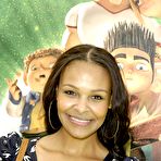 Third pic of Samantha Mumba legs and cleavage at premiere